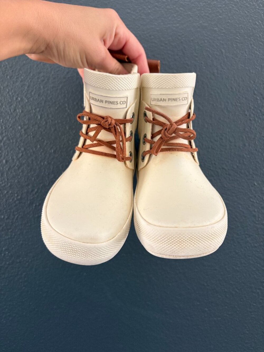 Three pine co ankle rain boot size 9c unizex